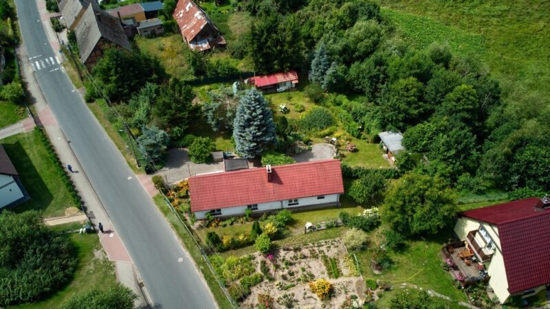Dom z potencjałem na pięknej dużej działce