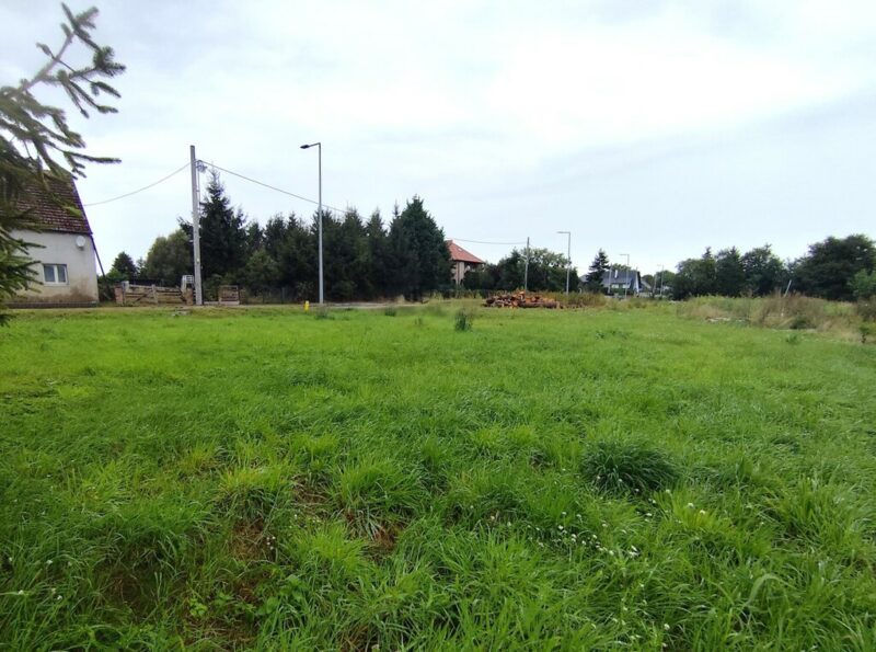 Urokliwa działka w Stepniczce