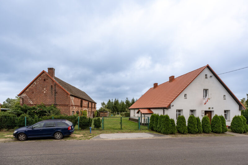 Dom wolnostojący na działce 7900 m2 w Słodkowie.