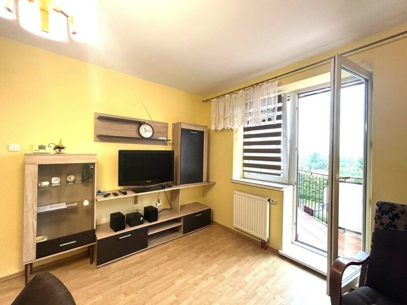 2 pokoje, 1 piętro, balkon