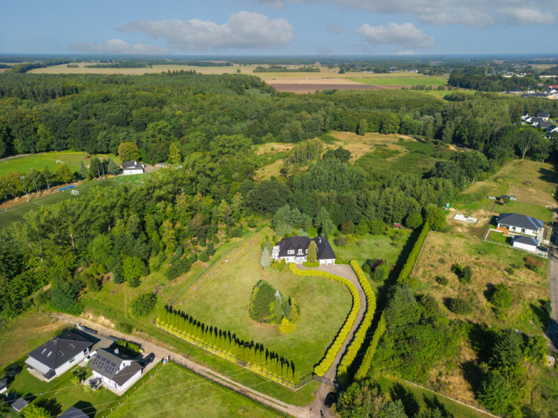 Rezydencja na działce 1,45 ha Nowogard
