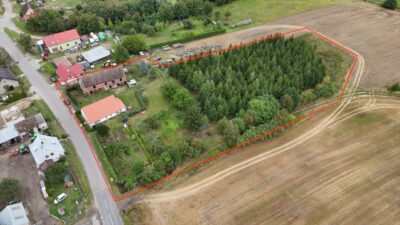 Dom wolnostojący na działce 7900 m2 w Słodkowie.
