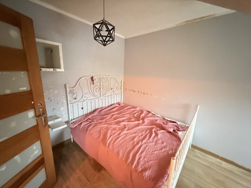 Przecław 3 pokojowe na I piętro, balkon, cegła