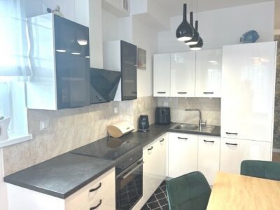 Apartament 61m2, m.post., kom. lokat., 2 balkony