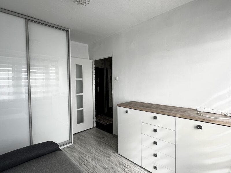 2 pokoje, 38, 3 m², wysoki blok, 8 piętro, winda