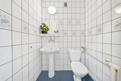 Rozkładowe 4 pokoje z oddzielna kuchnią, balkon.