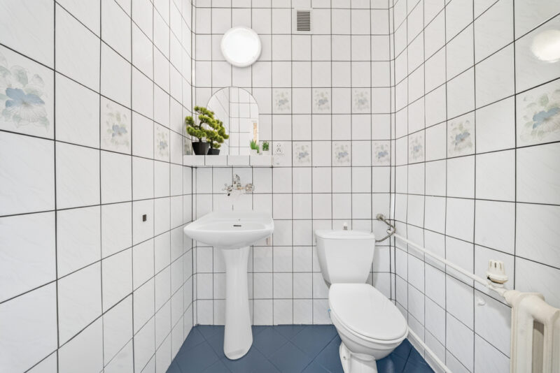 Rozkładowe 4 pokoje z oddzielna kuchnią, balkon.