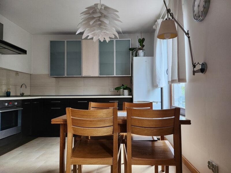 Mieszkanie 3 pokojowe z balkonem, windą i garażem