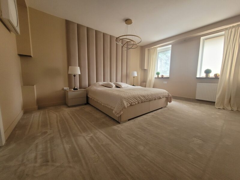 Dom 250 m² z garażem i działką inwestycyjną 2,36 h