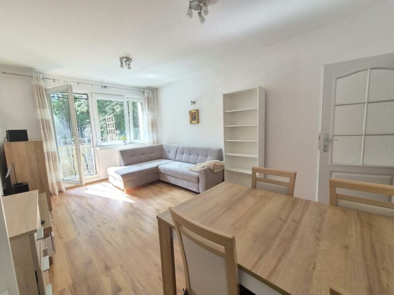Mieszkanie na wynajem- 3 pokoje, balkon.