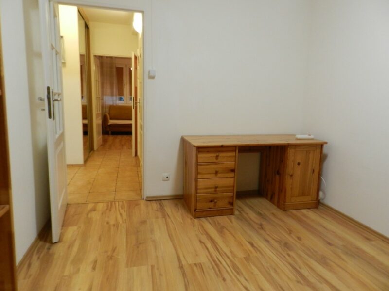 Mieszkanie na wynajem- 3 pokoje, balkon.