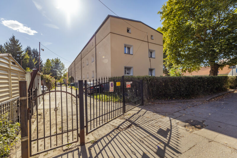 2 pokoje | Ogródek | Garaż | 2 piwnice