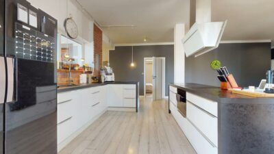 Dom 250 m² z garażem i działką inwestycyjną 2,36 h