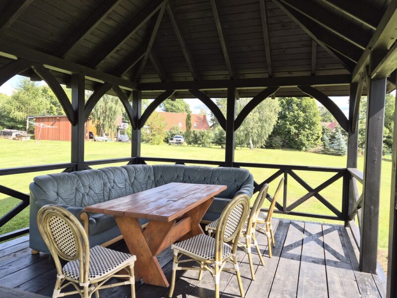 Działka z domem i bezpośrednim dostępem do jeziora – ponad 6000 m²,