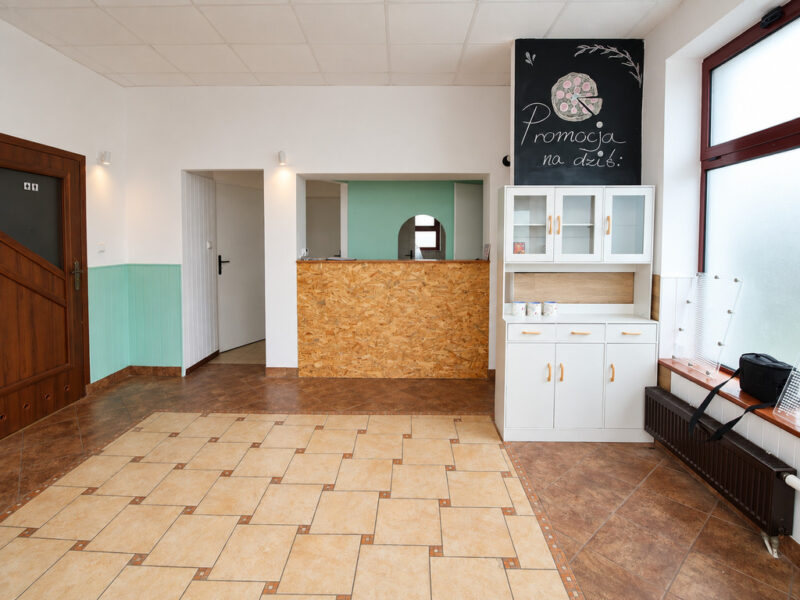Lokal z potencjałem na mieszkanie – 86 m² | Al. Gryfa | STARGARD