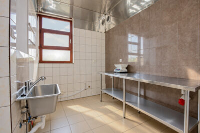 Lokal z potencjałem na mieszkanie – 86 m² | Al. Gryfa | STARGARD
