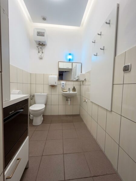 Na wynajem ,lokal biurowo-handlowy 352,9 m² – Police