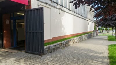 Na wynajem ,lokal biurowo-handlowy 352,9 m² – Police