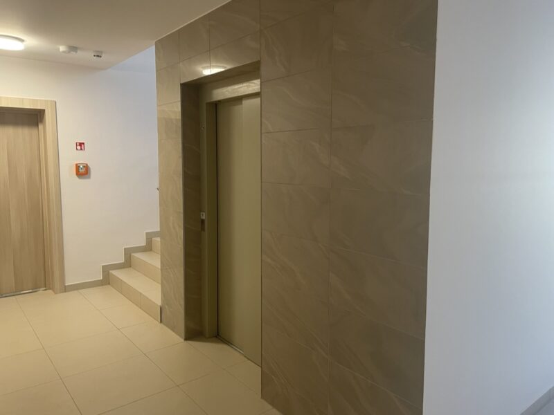 Mieszkanie 42 m², 2 pokoje, winda, komórka