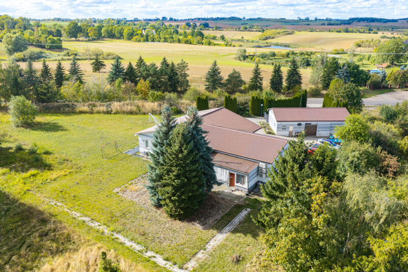 Dom 250 m² z garażem i działką inwestycyjną 2,36 h