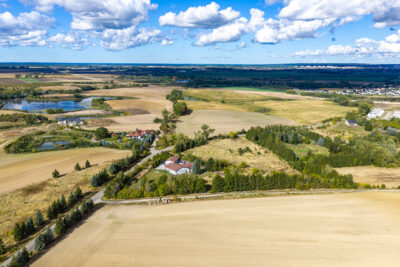 Dom 250 m² z garażem i działką inwestycyjną 2,36 h