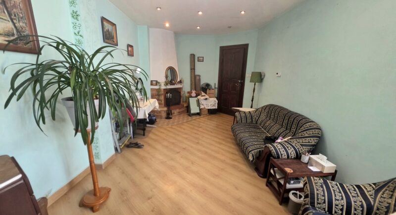 Wyjątkowe, 5-pokojowe mieszkanie w przedwojennej kamienicy, balkon.