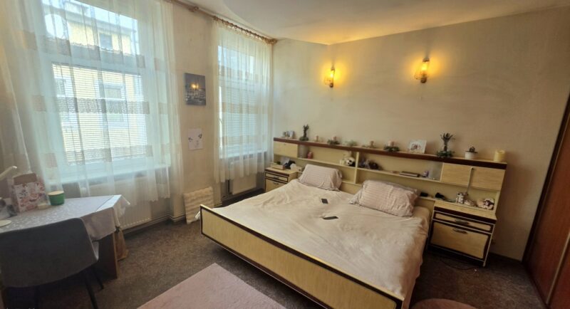 Wyjątkowe, 5-pokojowe mieszkanie w przedwojennej kamienicy, balkon.
