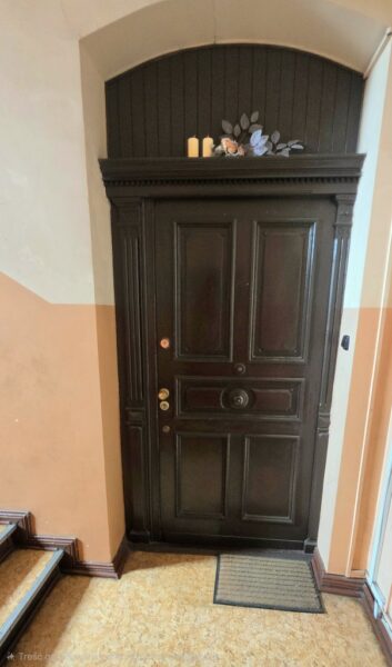 Wyjątkowe, 5-pokojowe mieszkanie w przedwojennej kamienicy, balkon.