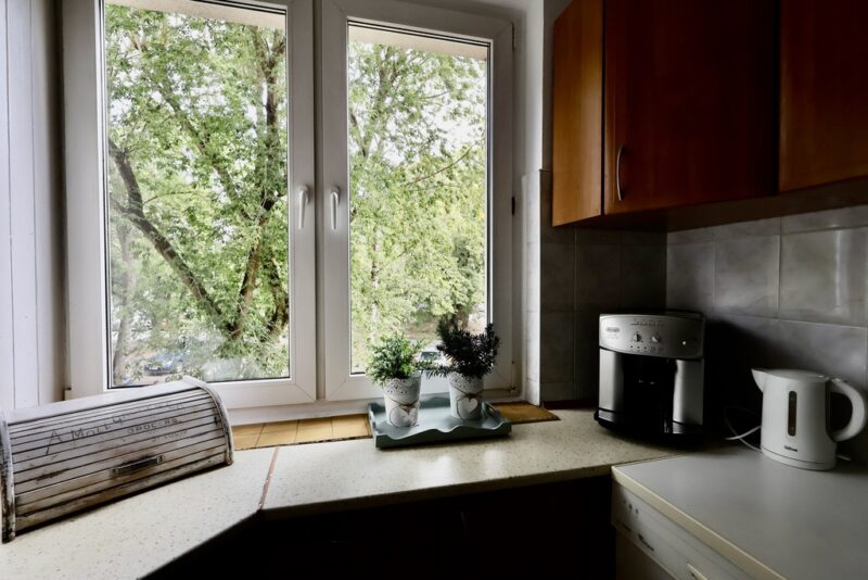 2 pokoje, balkon, 1 piętro, Pomorzany.