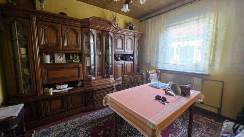 Dom wolnostojący w Świdwinie – 5 pokoi, ogród i działka 780 m²