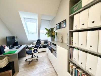 Dom wolnostojący w Szczecinie 5 pokoi, ogród, miejsce na dwa auta.