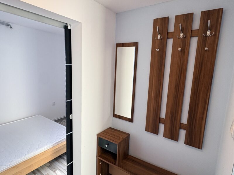 Parter domu 60m2, 3 pokoje, piękny widok na wodę i winnicę, ogród