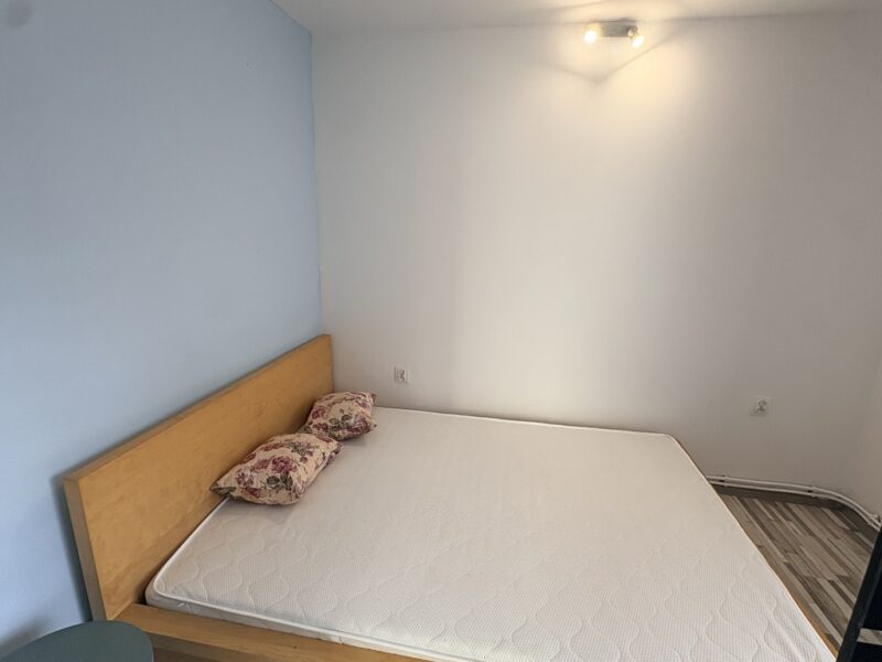 Parter domu 60m2, 3 pokoje, piękny widok na wodę i winnicę, ogród