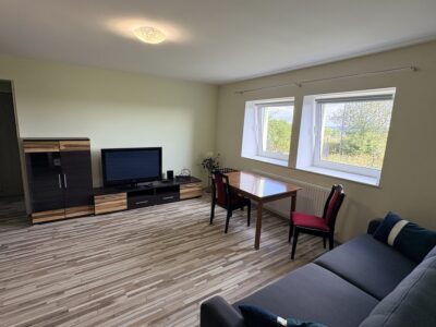 Parter domu 60m2, 3 pokoje, piękny widok na wodę i winnicę, ogród