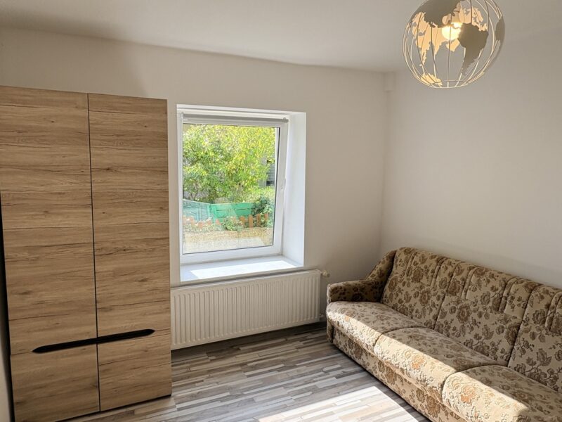 Parter domu 60m2, 3 pokoje, piękny widok na wodę i winnicę, ogród