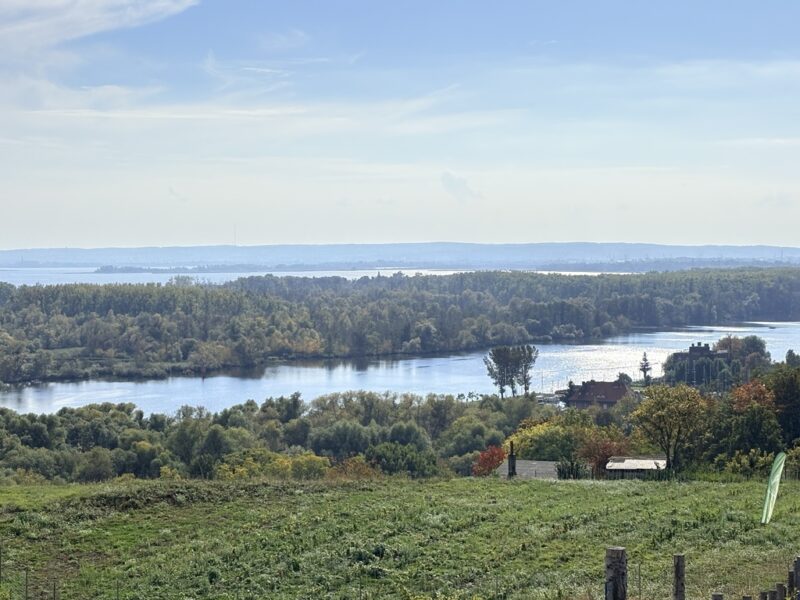 Parter domu 60m2, 3 pokoje, piękny widok na wodę i winnicę, ogród
