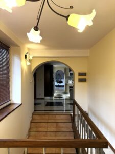 300 m² możliwości! Duży dom z potencjałem w Tanowie