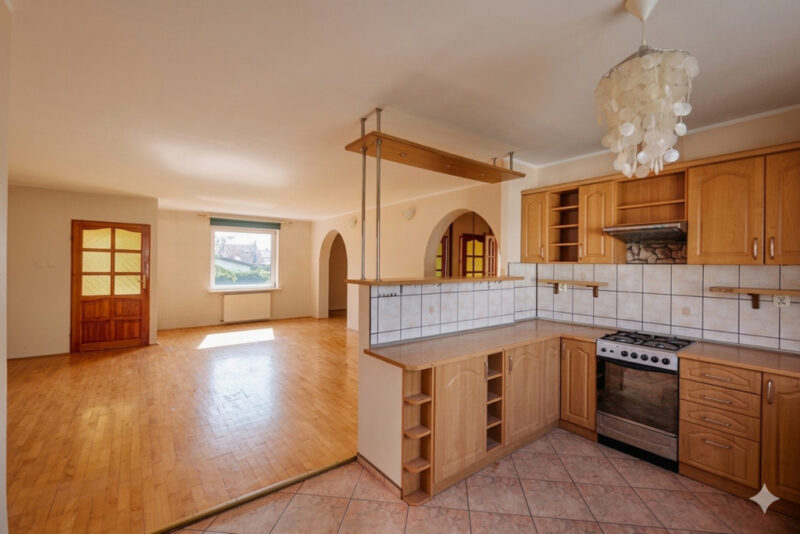 Gumieńce dom wolnostojący pow.178 m2, cena 1350000