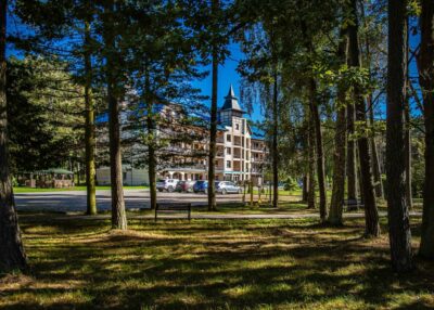 Apartamet w lesie sosnowym - 100 m od plazy