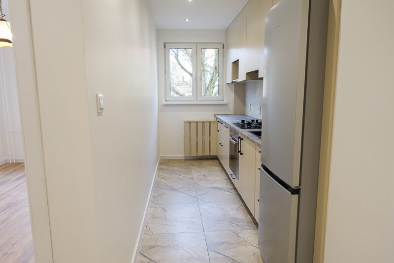 os. Książąt Pomorskich 2 pok. 46m2 2600 zł Ip.