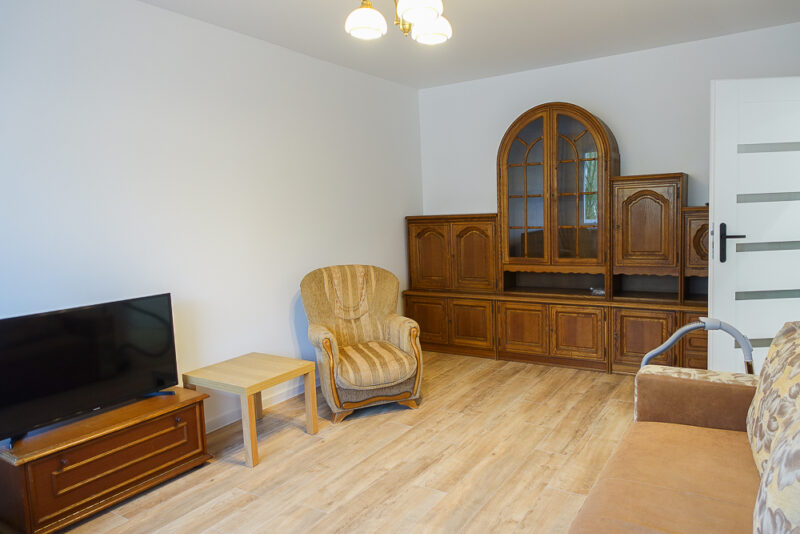 os. Książąt Pomorskich 2 pok. 46m2 2600 zł Ip.
