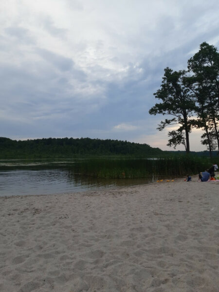 Domek nad jeziorem 20km od Szczecina.