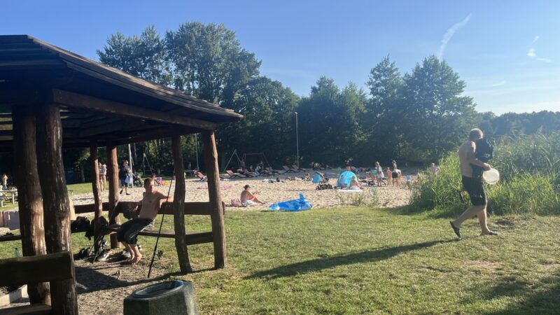 Domek nad jeziorem 20km od Szczecina.