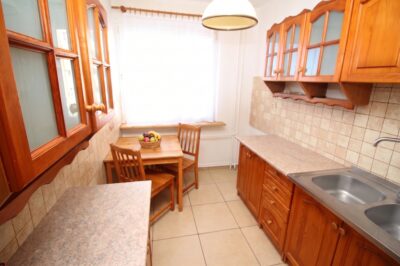 2-pokojowe mieszkanie z dużym balkonem – ul. Struga