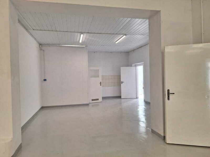 Magazyn, hala, z powierzchnią biurową, 110 m² blisko centrum