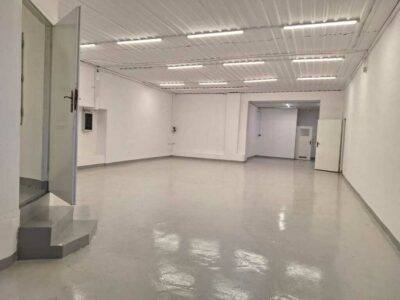 Magazyn, hala, z powierzchnią biurową, 110 m² blisko centrum