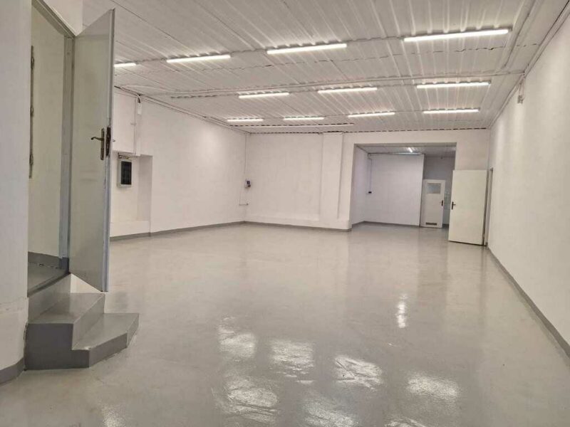 Magazyn, hala, z powierzchnią biurową, 110 m² blisko centrum