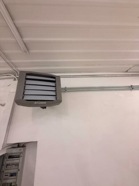 Magazyn, hala, z powierzchnią biurową, 110 m² blisko centrum