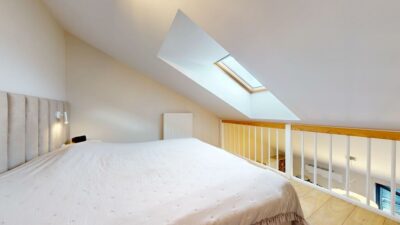 Jasne wnętrze, balkon i miejsce w garażu