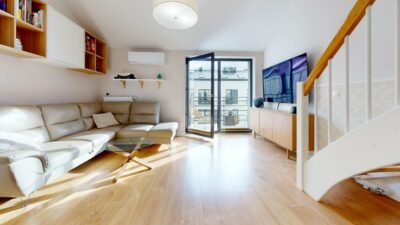 Jasne wnętrze, balkon i miejsce w garażu